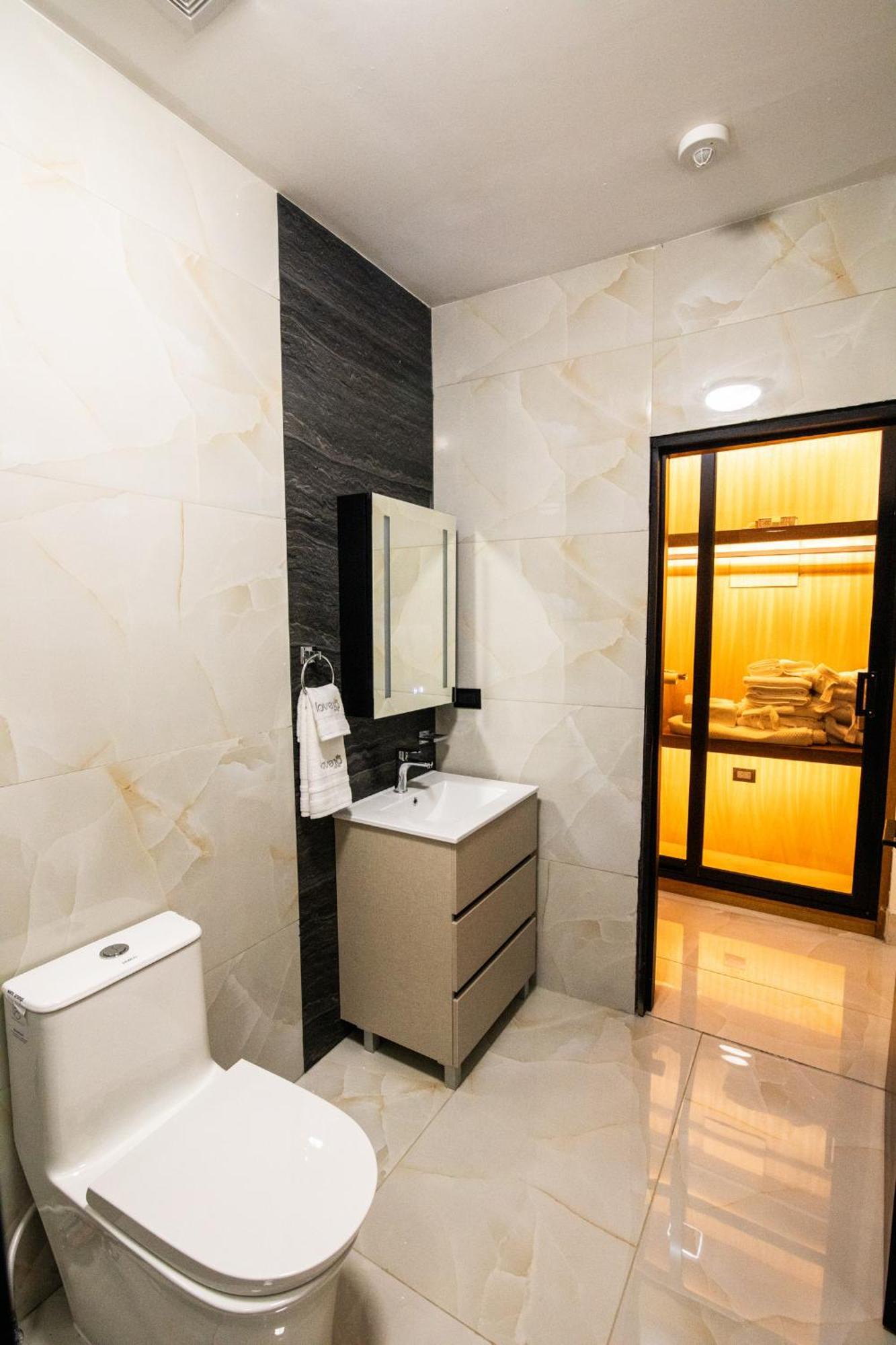 סנטיאגו דה לוס קבאלרוס Lovera Hotel מראה חיצוני תמונה