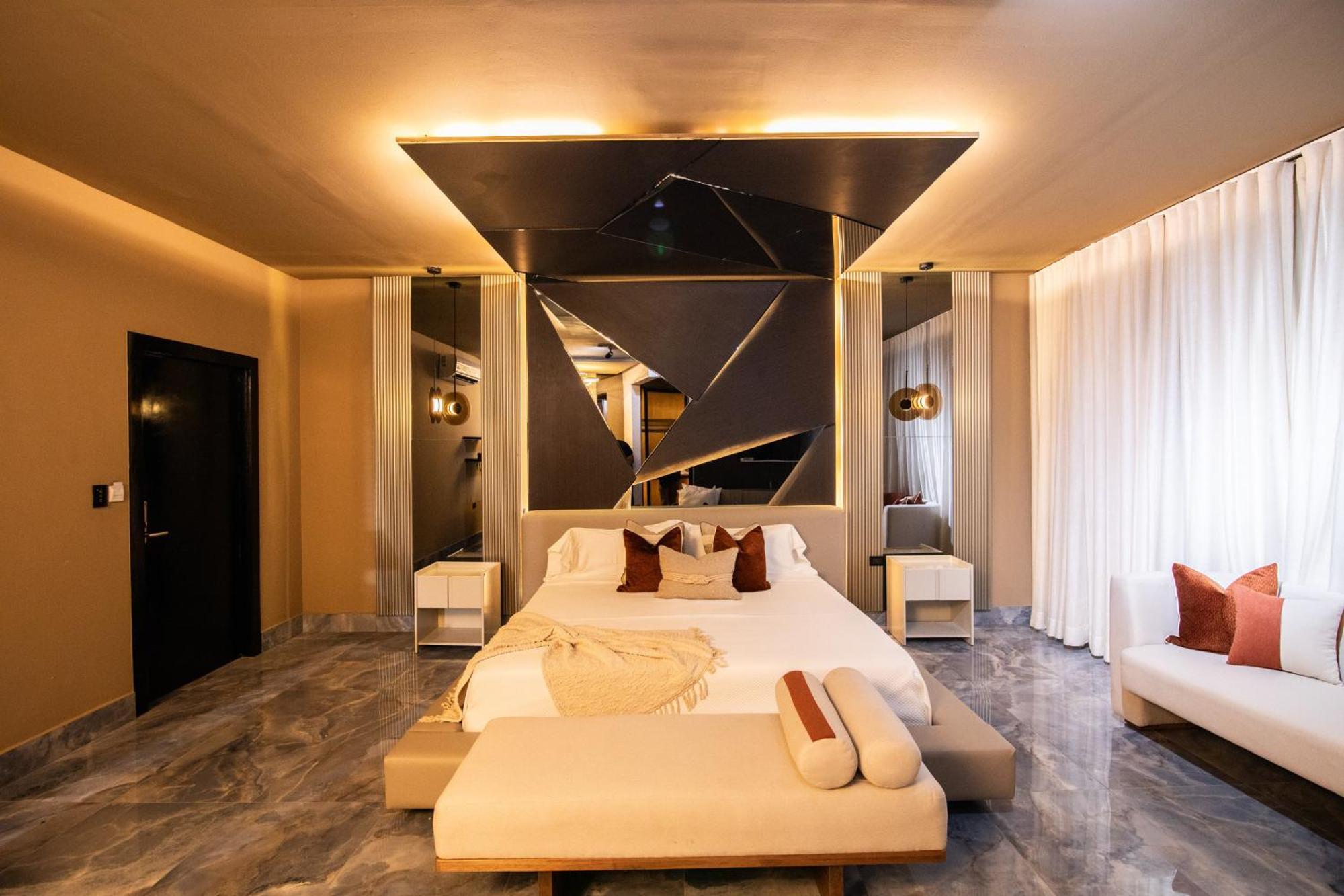 סנטיאגו דה לוס קבאלרוס Lovera Hotel מראה חיצוני תמונה