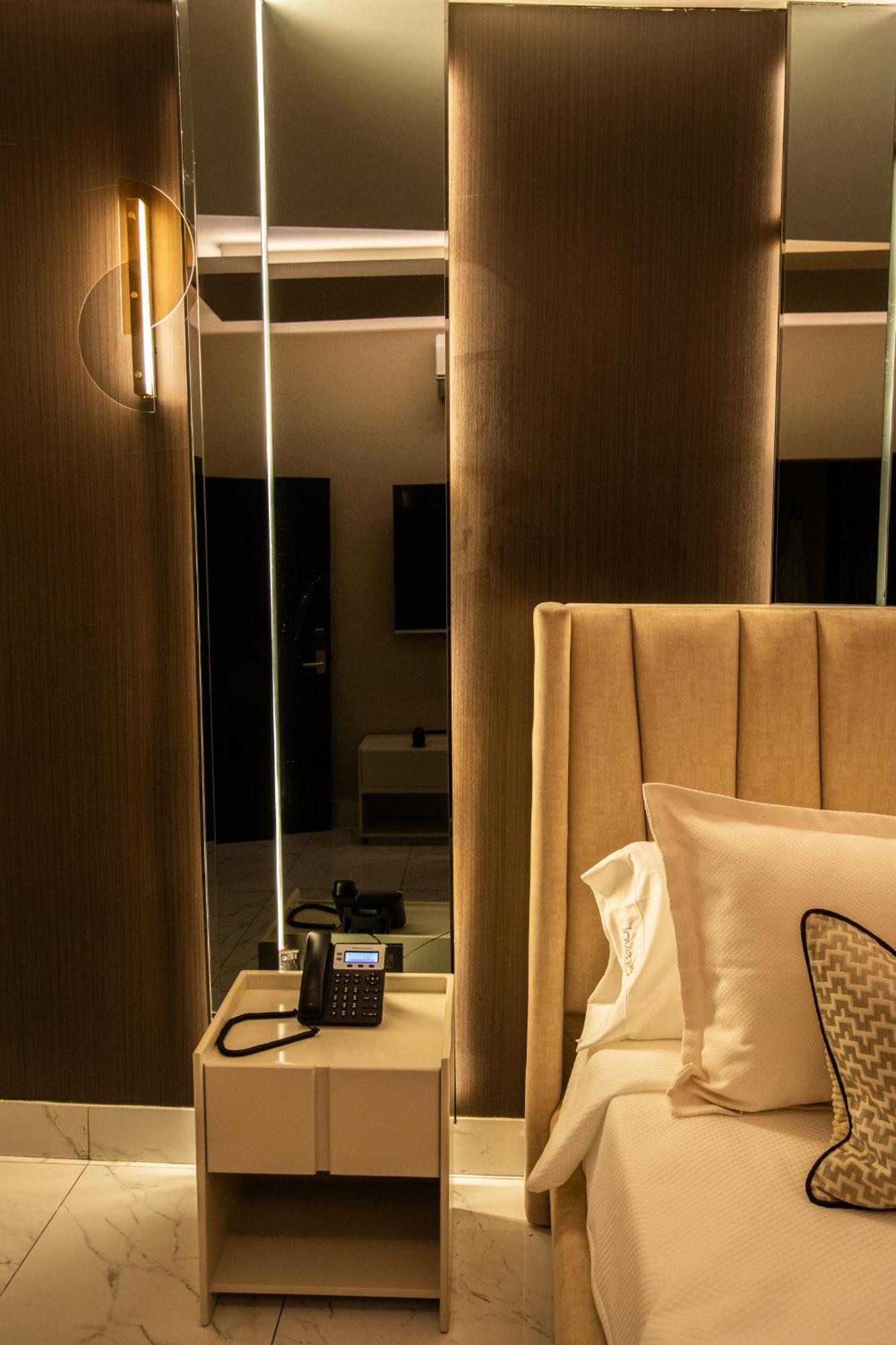 סנטיאגו דה לוס קבאלרוס Lovera Hotel מראה חיצוני תמונה