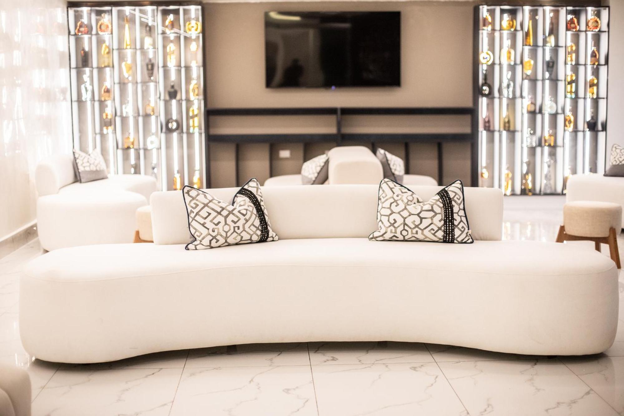 סנטיאגו דה לוס קבאלרוס Lovera Hotel מראה חיצוני תמונה